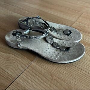 Vionic Lizbeth Thong Sandals Women’s 8